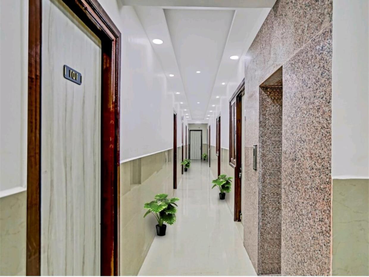 Hotel The Vertigo By Boom Rooms Noida Exterior photo