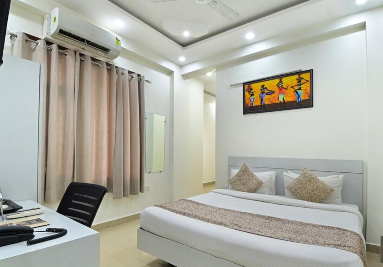 Hotel The Vertigo By Boom Rooms Noida Exterior photo
