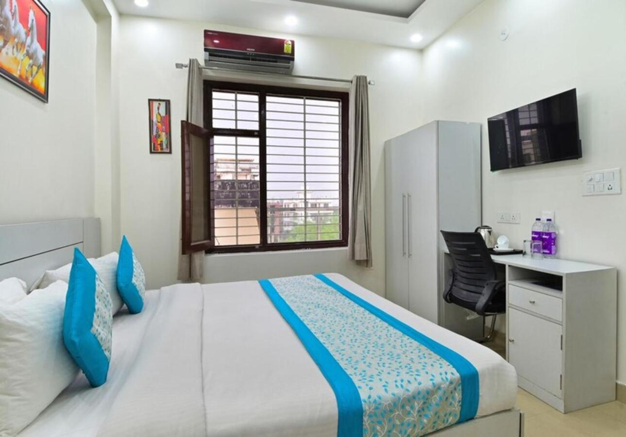 Hotel The Vertigo By Boom Rooms Noida Exterior photo